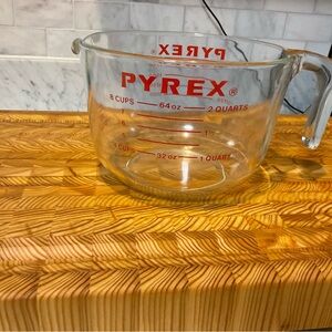 2 Quart Pyrex Glass Measuring Cup
